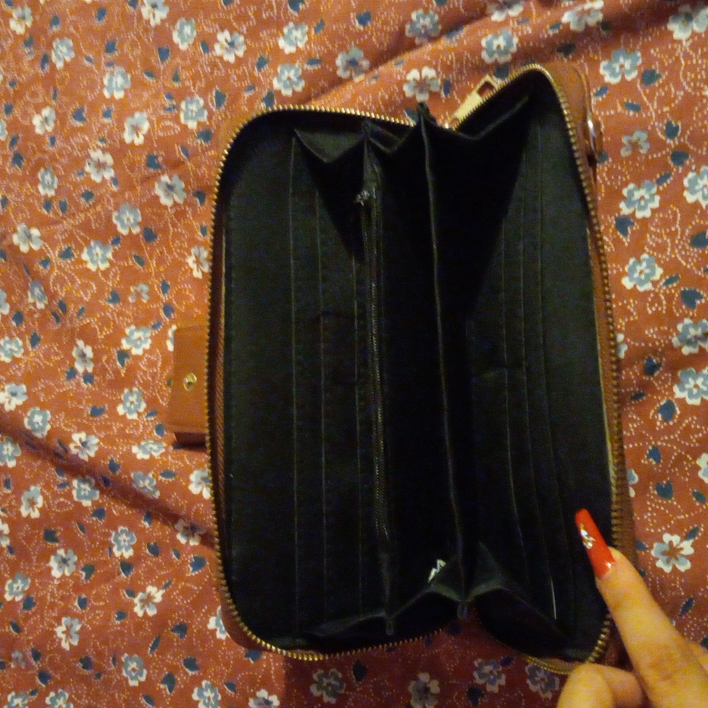 Wallet - Picture 2 of 5